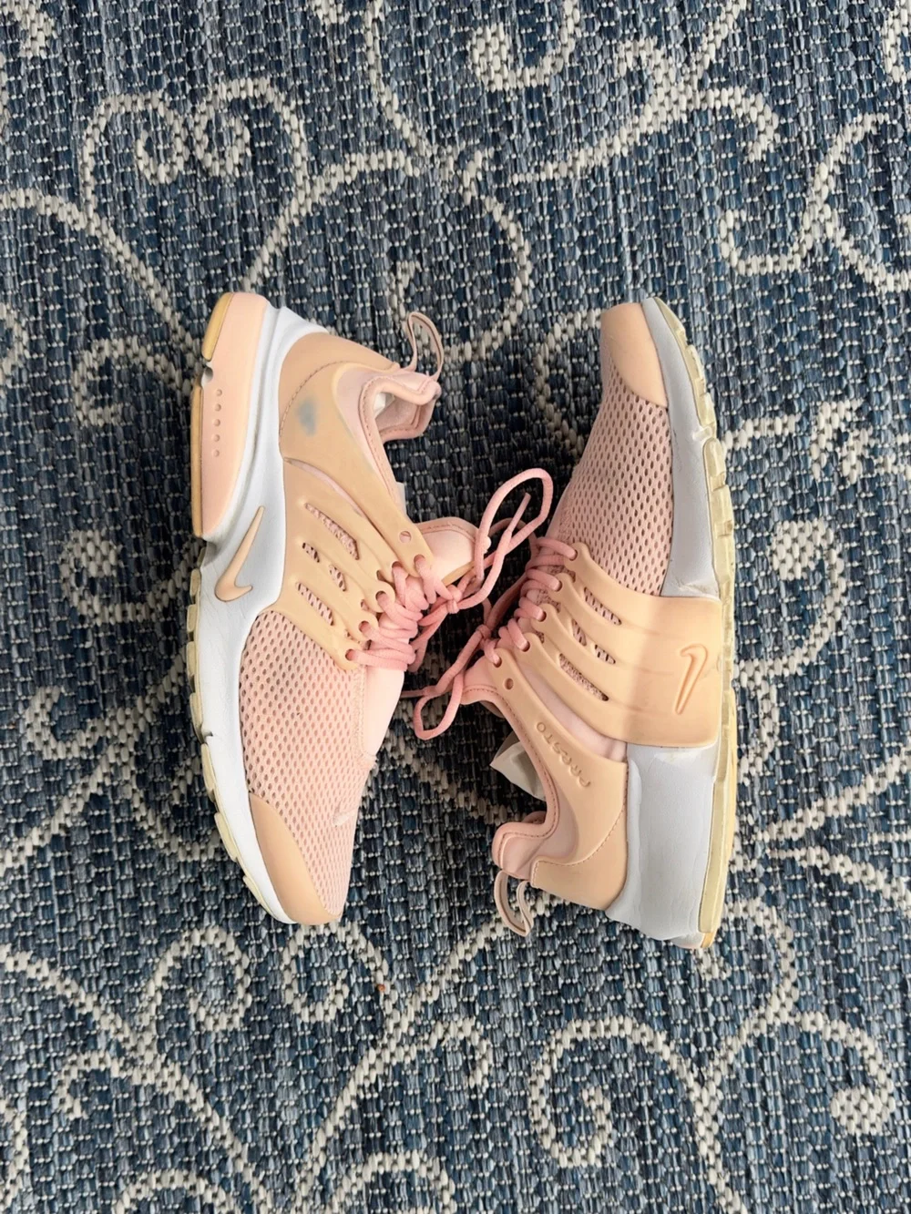 Size 7 Pink Nike Presto